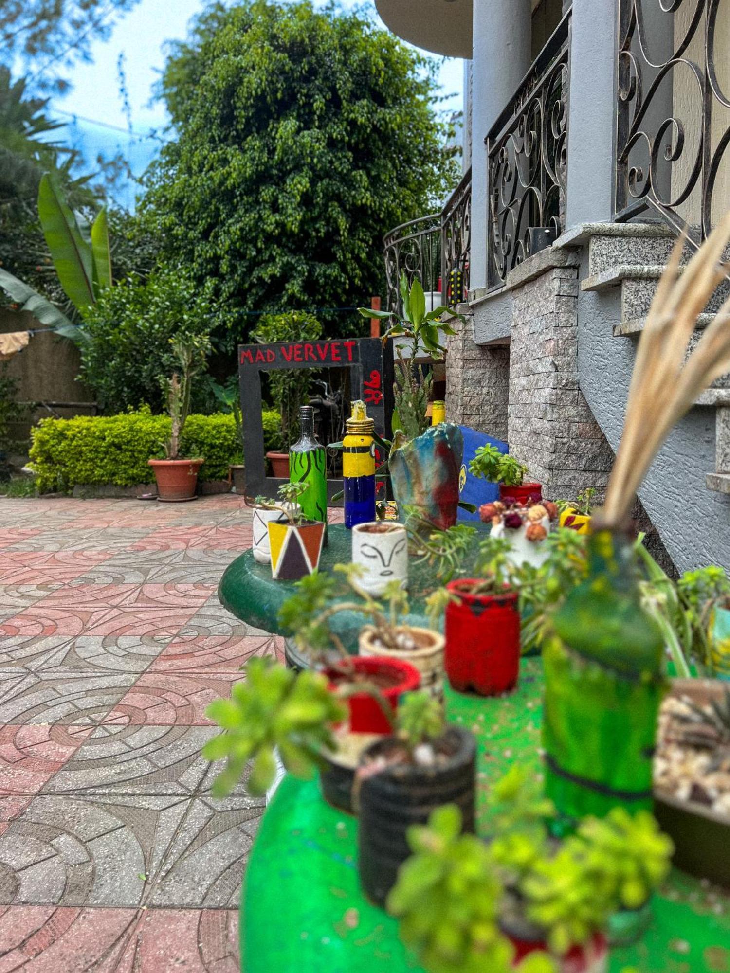 Mad Vervet Backpackers Hostel Addis Ababa Exterior photo