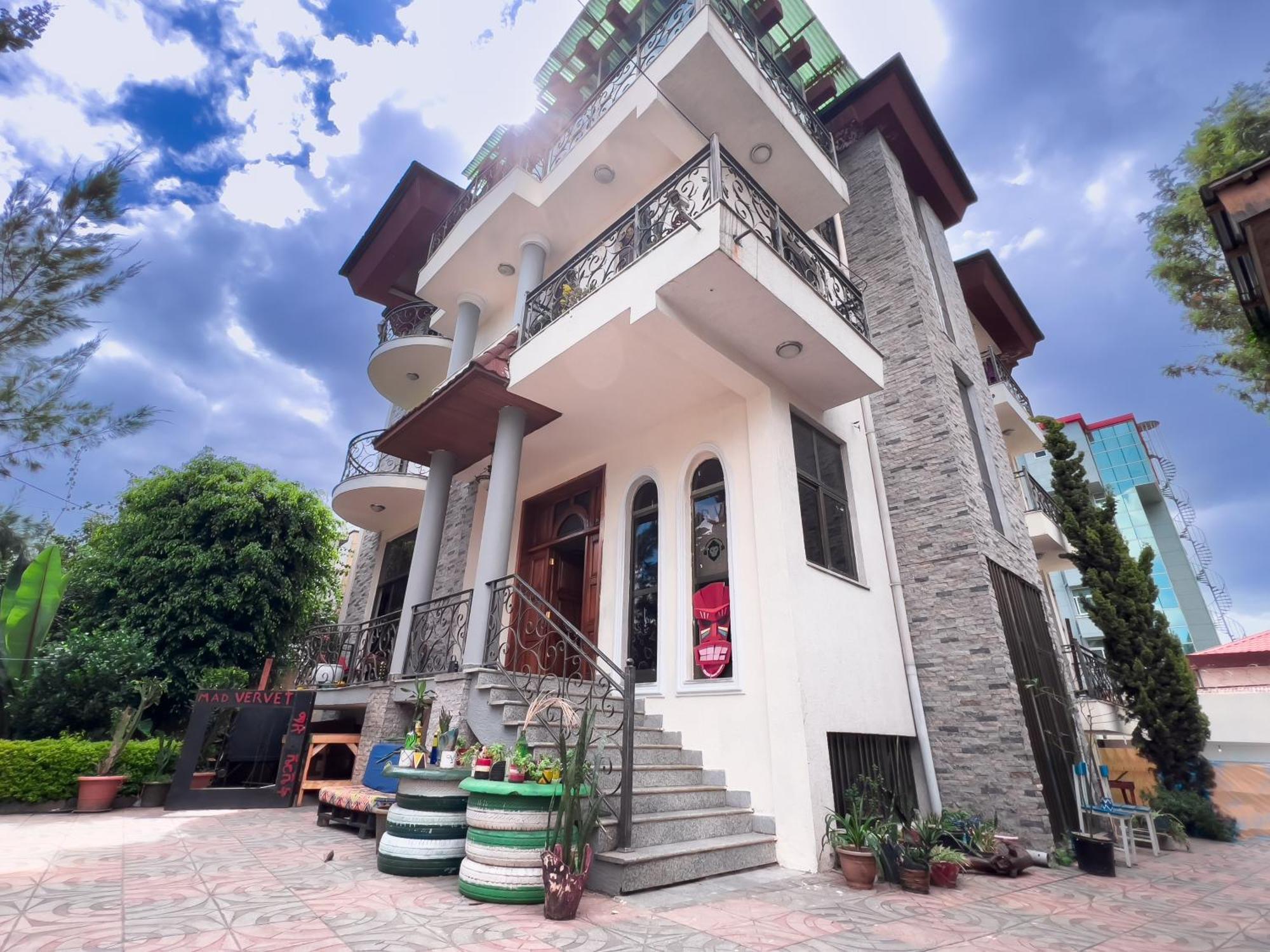 Mad Vervet Backpackers Hostel Addis Ababa Exterior photo